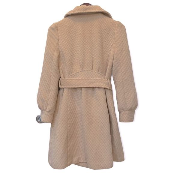 Sweet soup women’s cream color winter coat see measurements for size - Picture 2 of 8